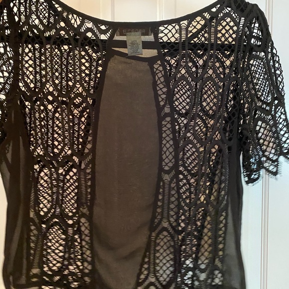 Arden B crochet top lace - Picture 3 of 3